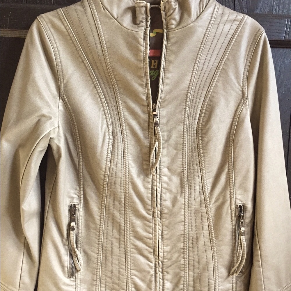 Vintage Style Leather Fitted Jacket